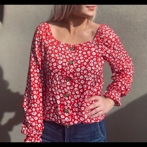 Red square neck button down loose top - Picture 2 of 2